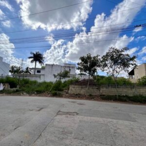 Terreno en esquina en venta en Margaritas Cholul en Mérida Yucatán